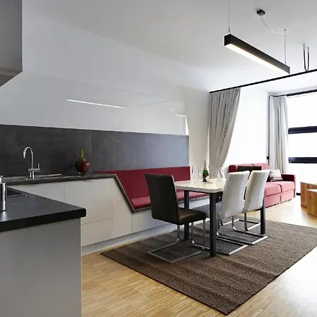 Apartment Apartmentwohnung Mit Balkon Fuer Sechs Personen *