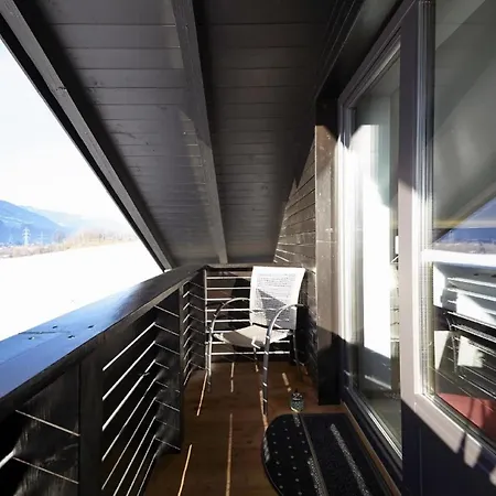 Apartmentwohnung Mit Balkon Fuer Sechs Personen *